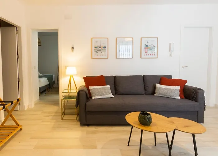 Apartament Entrearcos